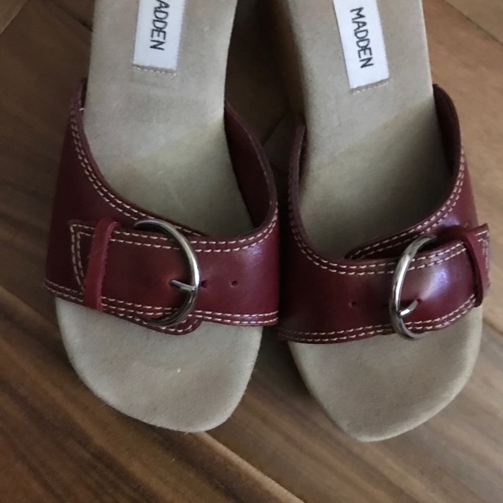 Steve Madden burgundy Wedges Size 6B - Picture 6 of 6